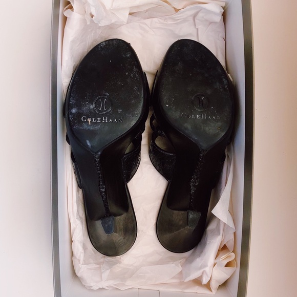❌SOLD❌ Cole Haan Summer Heels (Black Tooled) - Picture 4 of 5